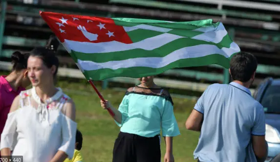 Возможно ли для абхазов, выходить в мир не под российским флагом?