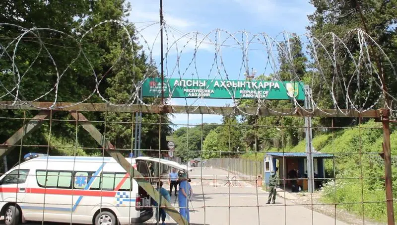 Лечение в Грузии: кто и почему мешает доброму делу вне политики