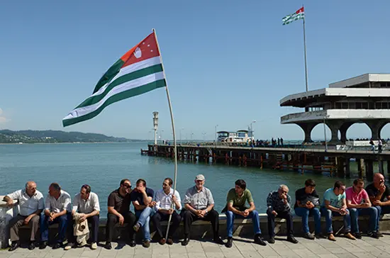 Абхазия 2008-2020: почему  вера в лучшее будущее лишь слабеет